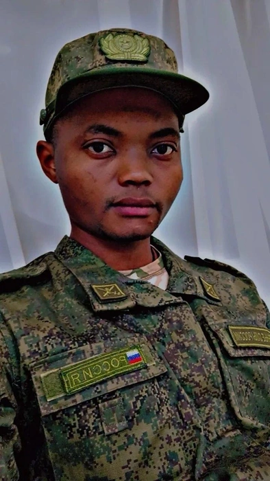 В России Джуниор уже полтора года | Источник: Джуниор Чедджу Станислас