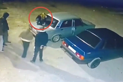 Под Бугурусланом девочка упала с багажника «семерки»