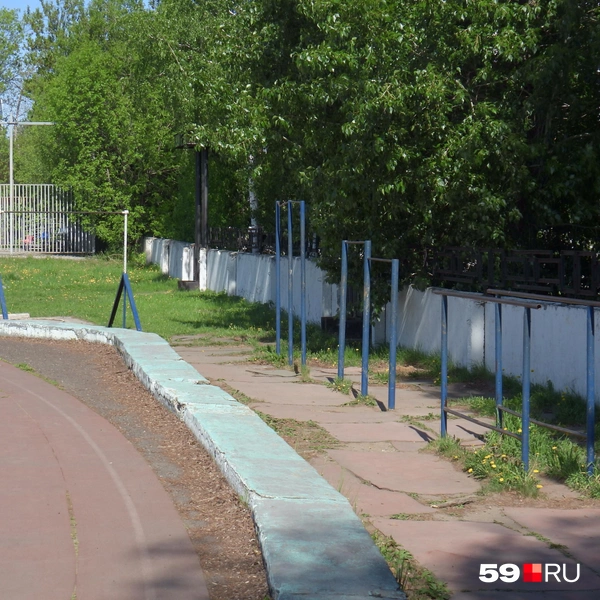 Так сейчас выглядит воркаут-зона на стадионе «Прикамье» | Источник: Кирилл Хафизов / 59.RU