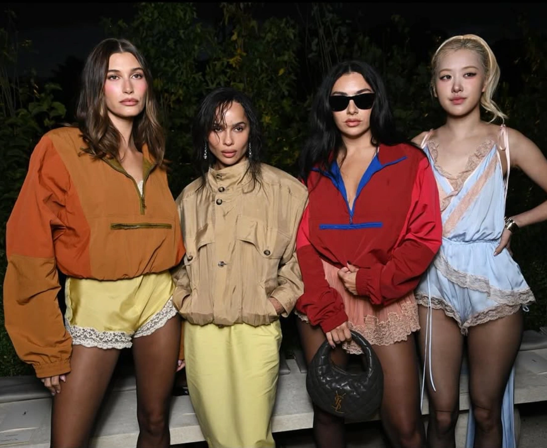 10 лучших ветровок на весну 2026 от российских брендов | marieclaire.ru