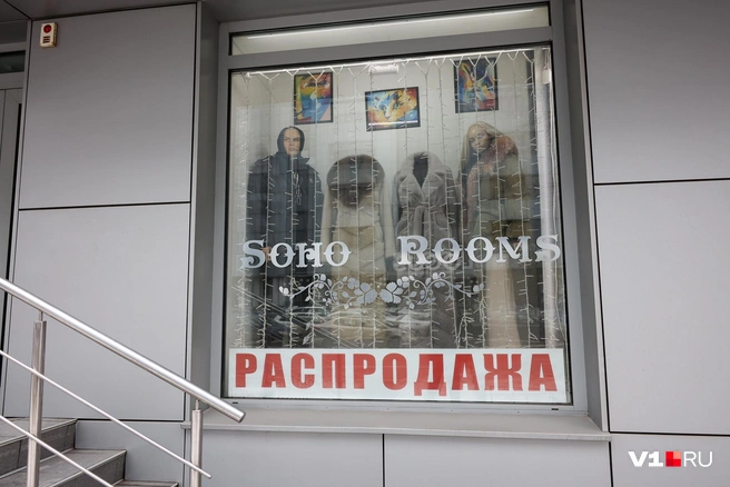 А как вы относитесь к соседству русских и иностранных слов? | Источник: Алексей Волхонский / V1.RU