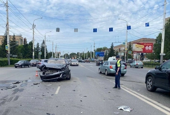 Porsche сильно смяло | Источник: «Омская полиция» / t.me