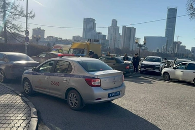 В Екатеринбурге пресекли работу нелегальной курьерской сети