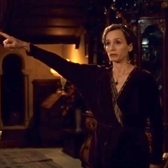 «Меня вынудили переехать к свекрови, но в доме мне шагу не дают сделать без одобрения»