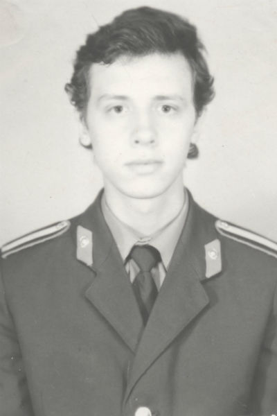 В 1993 году Мелихов вернулся из армии и устроился на работу в милицию