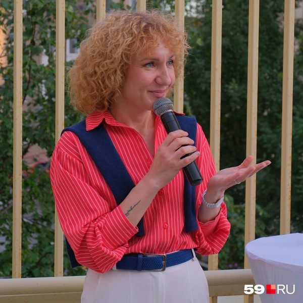 Анастасия Гилева обратилась к пермякам и провела благотворительный аукцион | Источник: Тимофей Калмаков / 59.RU 