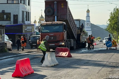 Асфальт на Владивостокской и Зеркальной уложат до конца лета