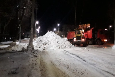 Костромские дорожники активизировали вывоз снега из-за потепления
