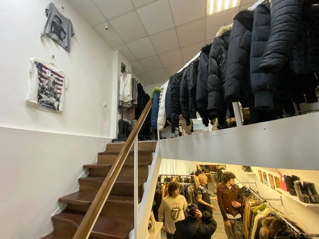 Магазин расположен в двухэтажном помещении | Источник: Ирина Порозова / E1.RU