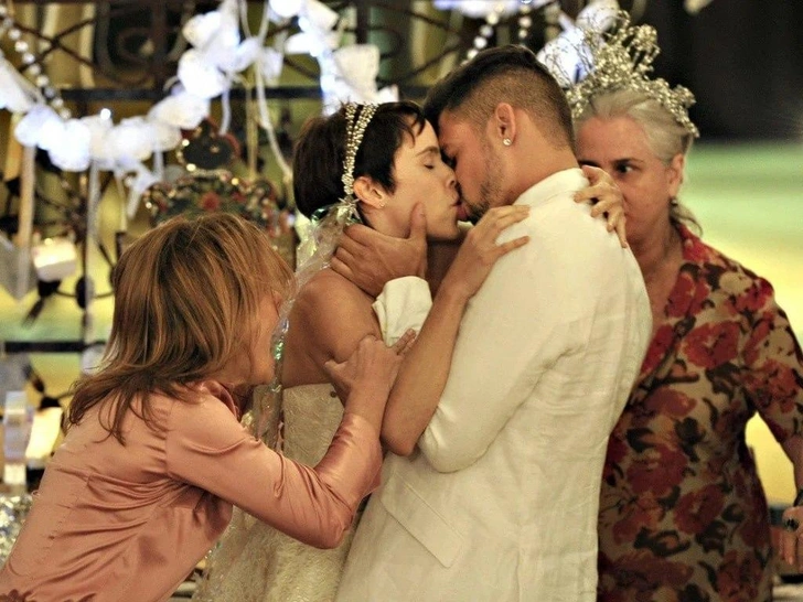 Запретная страсть: 10 сериалов о любви, которая не должна была случиться | Источник: кадр из сериала «Проспект Бразилии»