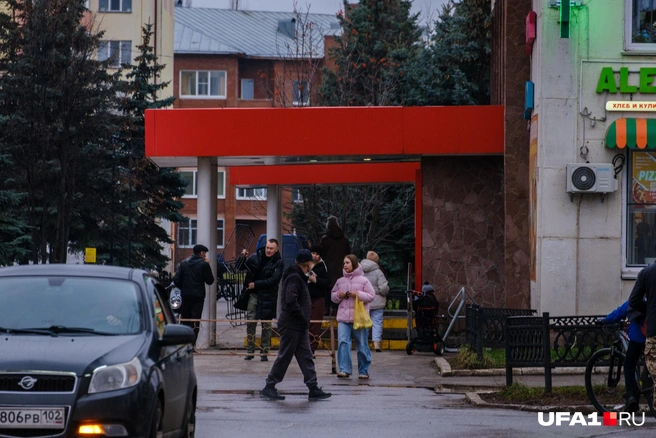 В обед все разом пошли в магазин | Источник: Булат Салихов / UFA1.RU