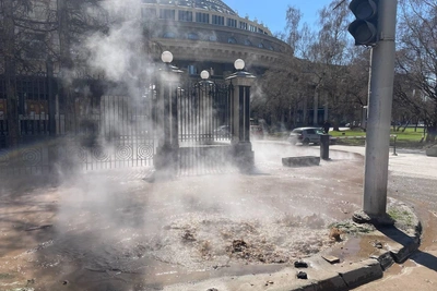 Горячая вода разлилась у НОВАТА в Новосибирске