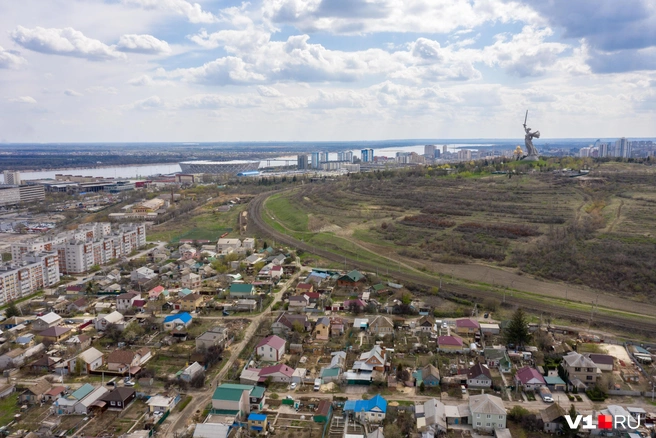 О громких звуках сообщают жители Тракторозаводского и Краснооктябрьского района | Источник: Алексей Волхонский / V1.RU