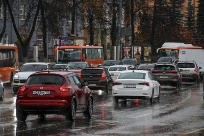 Нижний Новгород встал в пробках из-за дождя и аварий