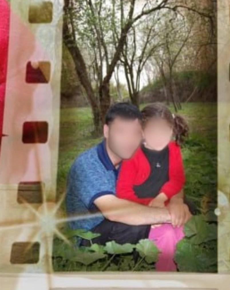 Погибший под окнами ЖК «Саларьево парк» со своей дочерью | Источник: соцсети погибшего