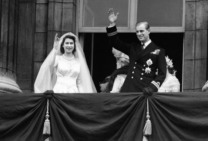 С миру по нитке: как создавалось свадебное платье Елизаветы II