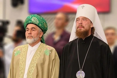 Митрополит Алексий и муфтий Ринат Раев удостоены звания