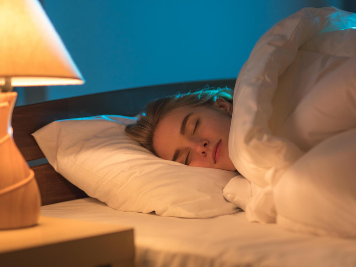 Почему нельзя спать со светом: эти причины заставят вас навсегда отказаться от этой привычки