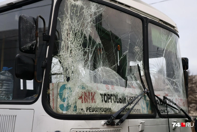 Повреждения получили не только машины | Источник: Наталья Лапцевич