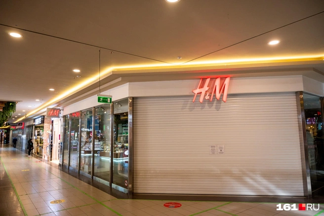 H&m baywalk hotsell