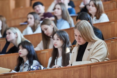 Russian Lawmaker Proposes Raising Student Stipends to Living Wage