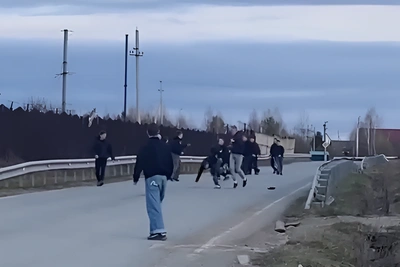 Видео массовой драки подростков в поселке Уфимский