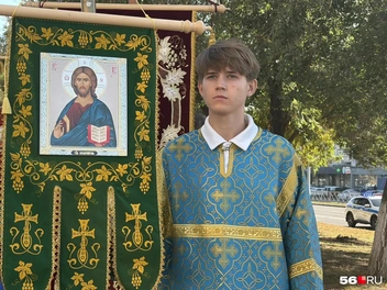 За порядком следили и представили духовенства | Источник: Николай Сальников / 56.RU