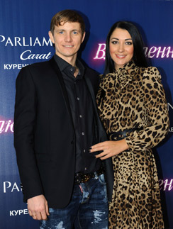 Роман Павлюченко с женой Ларисой
