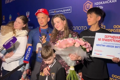 Тренеру по боксу из Забайкалья подарили дом