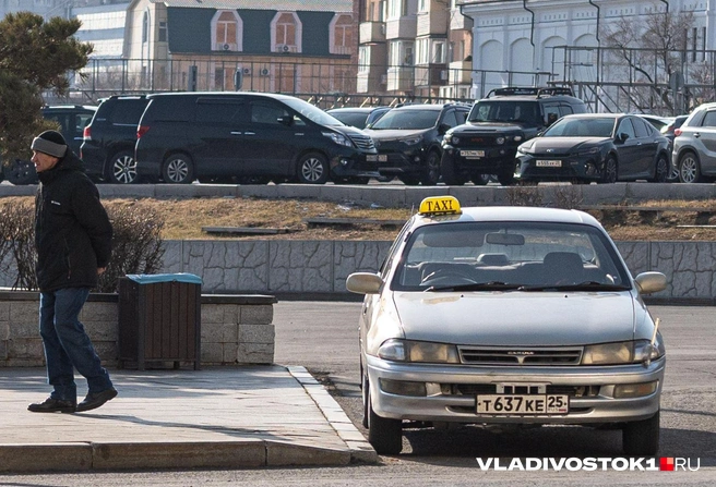 На Дальнем Востоке и отчасти в Сибири правый руль стал нормой | Источник: Елена Буйвол / VLADIVOSTOK1.RU