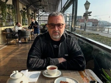 Звезду «Дискотеки аварии» Алексея Рыжова увидели на свидании с 20-летней моделью