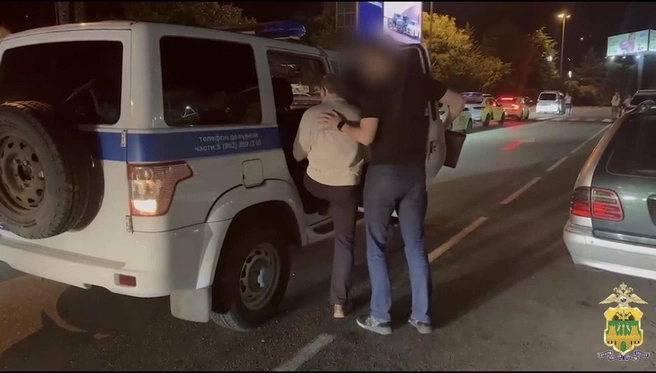 Курьера задержали за пределами Сочи и доставили на курорт | Источник: mvd23/max.ru
