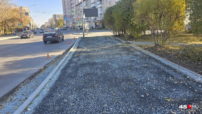 Раньше здесь была автобусная остановка | Источник: Дарья Никитченко / 45.RU