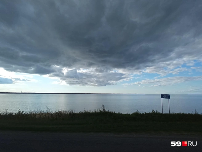 Это только часть Рыбинского водохранилища | Источник: Вероника Свизева / 59.RU