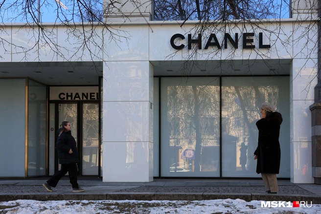 Нет никаких намеков на скорое открытие Chanel | Источник: Артем Устюжанин / MSK1.RU