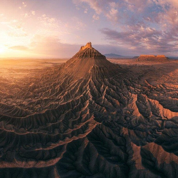 А этот снимок, сделанный в американском штате Юта, стал лучшим в номинации RAW Planet Award | Источник: Daniel Viñé / Epson International Pano Awards 2025