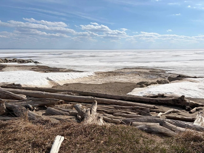 Обское водохранилище еще покрыто льдом | Источник: читатели НГС