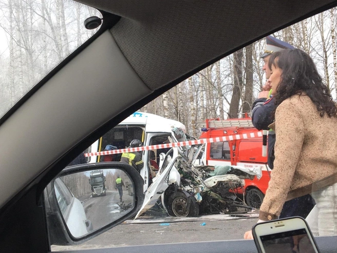 В момент аварии в микроавтобусе находились три пассажира. | Источник: trassa_m5_ufa_chelyabinsk / vk.ru