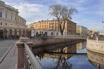 В Петербурге температура пришла в норму, в Москве ожидается снег