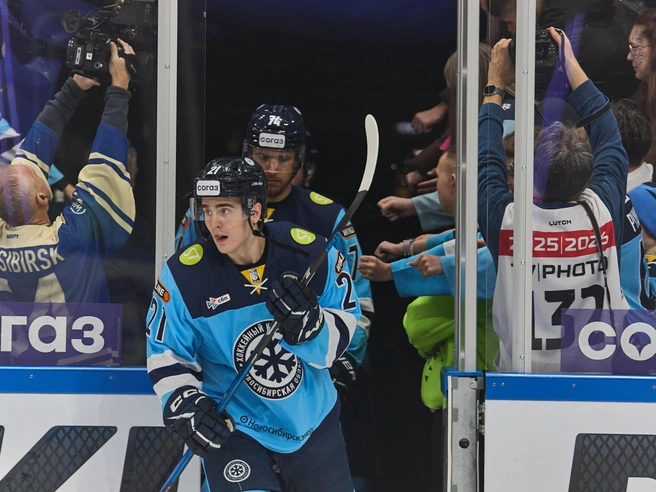 Болельщики отмечали хорошую игру хоккеистов «Сибири» против «Динамо». | Источник: Александр Ощепков / NGS.RU