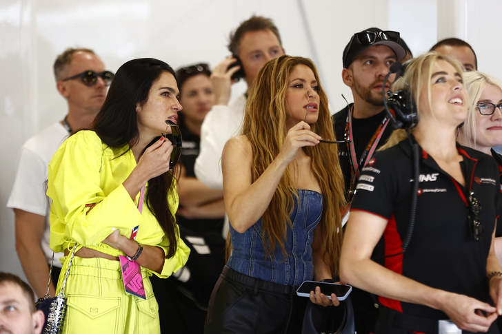 Шакира не могла оторваться от гонки, Питт сводил с ума болельщиц: на Гран-при «Формулы-1» в Британии было весело
