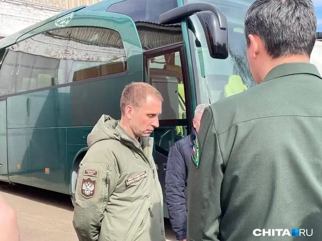 Министру показали, как хорош газовый котёл | Источник: Тамара Ван-Фу-Ли / CHITA.RU