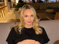 «Я уже еле дышу, хожу, хочу постоянно спать»: Жена Курбана Омарова готовится к родам