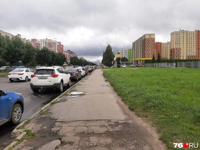 Ярославцам приходится ждать, чтобы заправить машину | Источник: Екатерина Лещенкова / 76.RU
