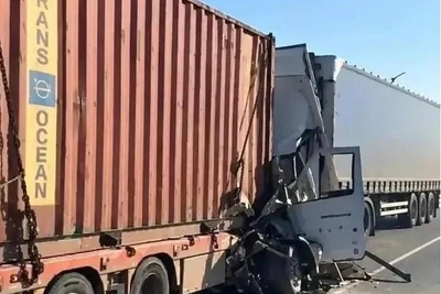 Две фуры зажали «Газель» на трассе под Краснокамском