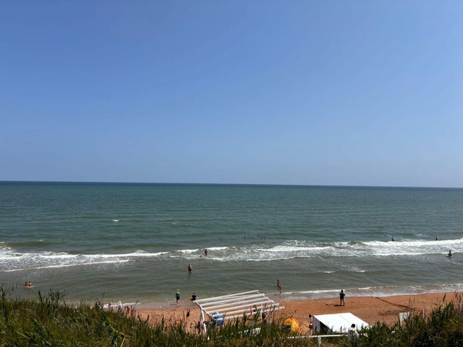 Вода в Азовском и Черном морях уже теплая | Источник: Анна Родионова / 86.RU