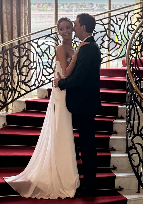 Расписаться пара решила в Москве | Источник: polinaverina / Instagram (запрещенная в России экстремистская организация)