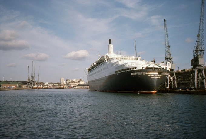 Queen Elizabeth 2 в 1977 | Источник: Old-Time Images/Legion Media
