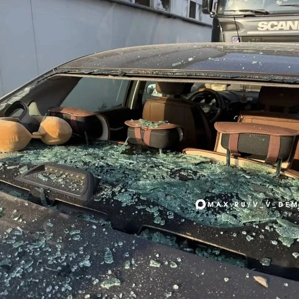 Здесь и далее на фото — последствия удара по коммерческому объекту в Белгороде, при котором ранены 10 человек | Источник: Валентин Демидов / max.ru