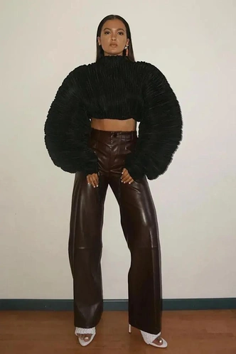 В чем встречать Новый год 2026 Красной Огненной Лошади: рекомендации по знакам Зодиака